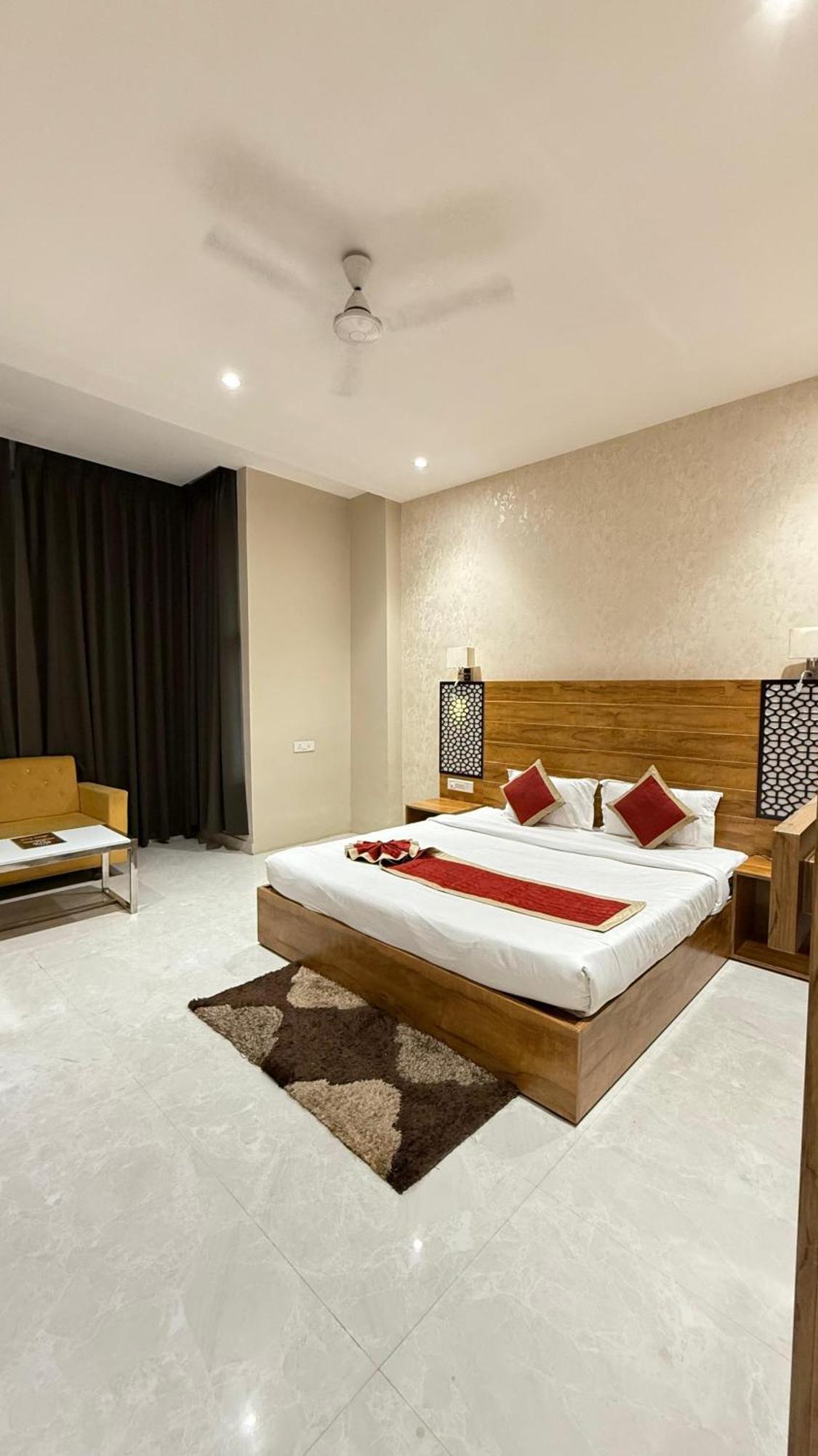 Bilāspur Hotel Emperor Paradise מראה חיצוני תמונה